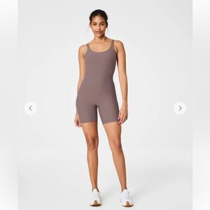 SPANX smooth OnForm Cami Bodysuit 6 in Smoke
